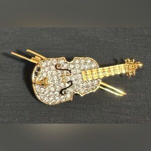 Elegant Butler Gold - Tone Violin Brooch